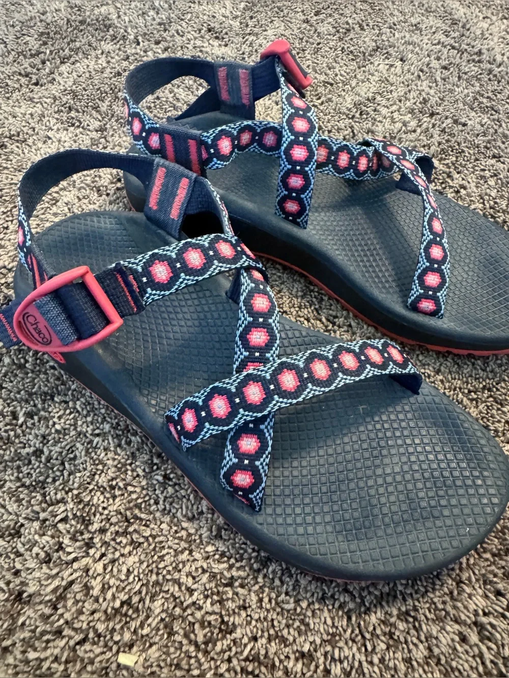Chaco Sandals women’s size 9 navy blue and pink